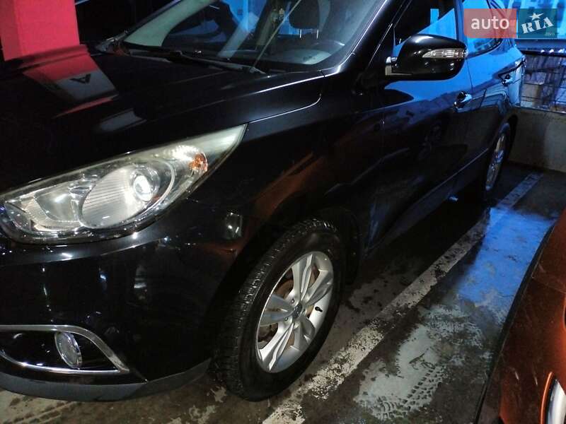 Внедорожник / Кроссовер Hyundai ix35 2010 в Львове