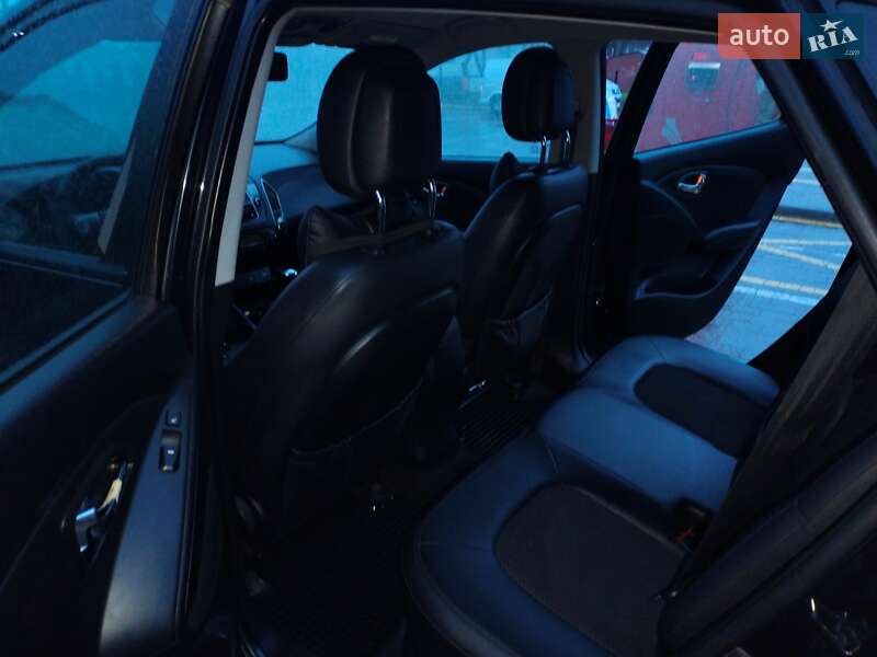 Внедорожник / Кроссовер Hyundai ix35 2010 в Львове
