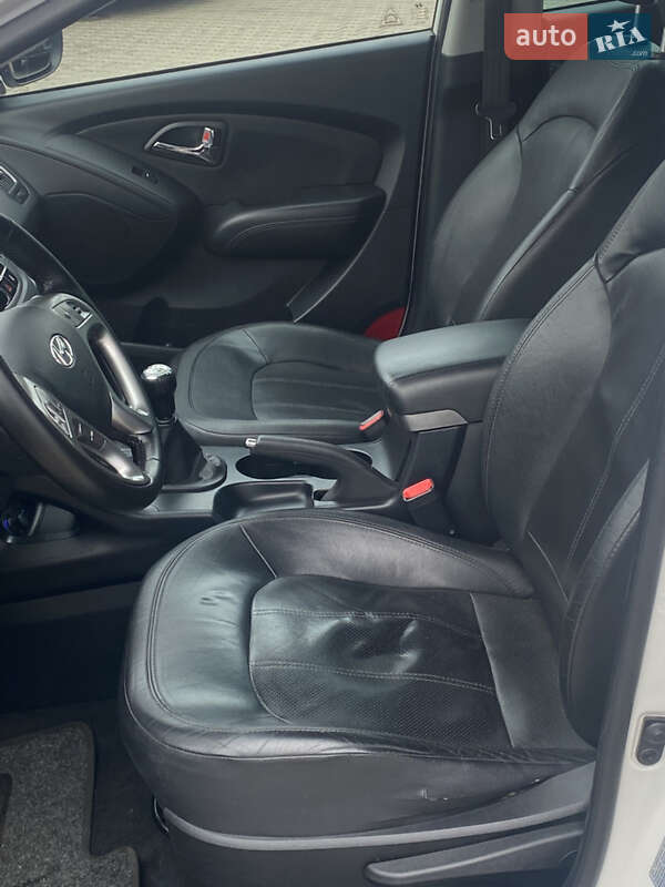 Внедорожник / Кроссовер Hyundai ix35 2011 в Киеве