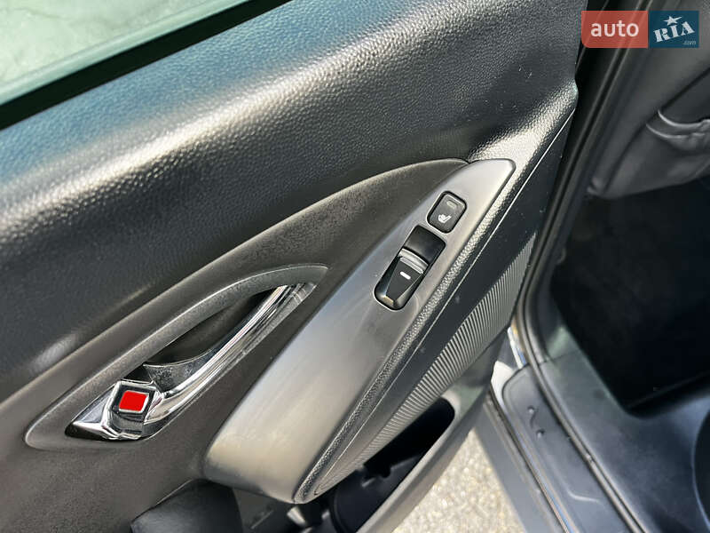 Внедорожник / Кроссовер Hyundai ix35 2010 в Луцке