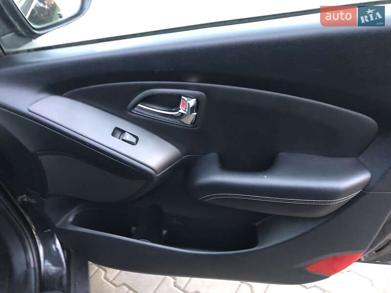 Внедорожник / Кроссовер Hyundai ix35 2011 в Луцке фото 16 Внедорожник / Кроссовер Hyundai ix35 2011 в Луцке