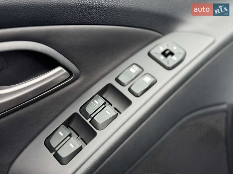 Внедорожник / Кроссовер Hyundai ix35 2011 в Радивилове