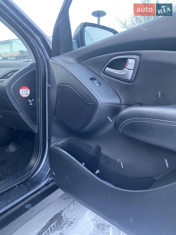 Внедорожник / Кроссовер Hyundai ix35 2011 в Чернигове