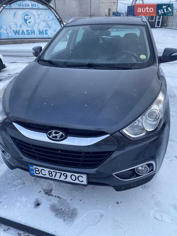 Внедорожник / Кроссовер Hyundai ix35 2011 в Чернигове
