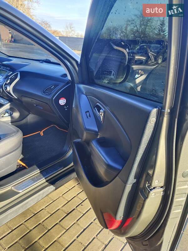 Позашляховик / Кросовер Hyundai ix35 2010 в Івано-Франківську