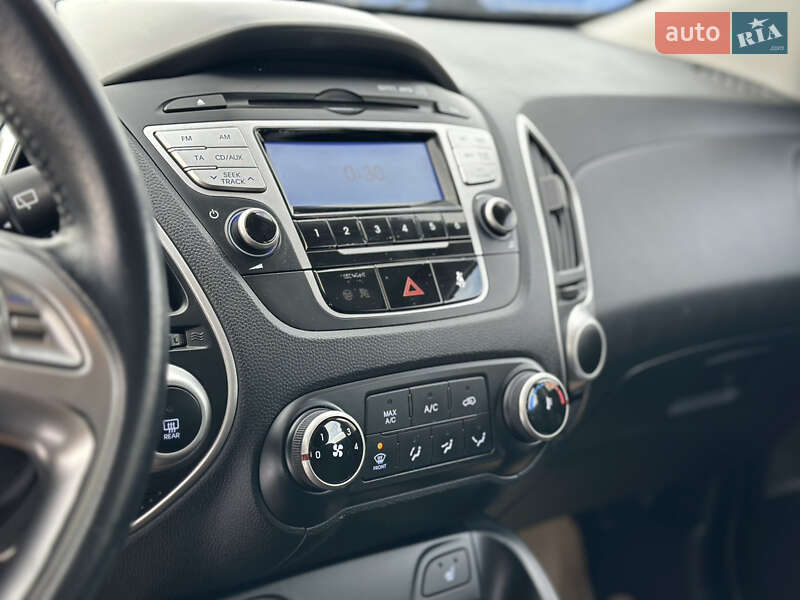 Позашляховик / Кросовер Hyundai ix35 2010 в Рівному