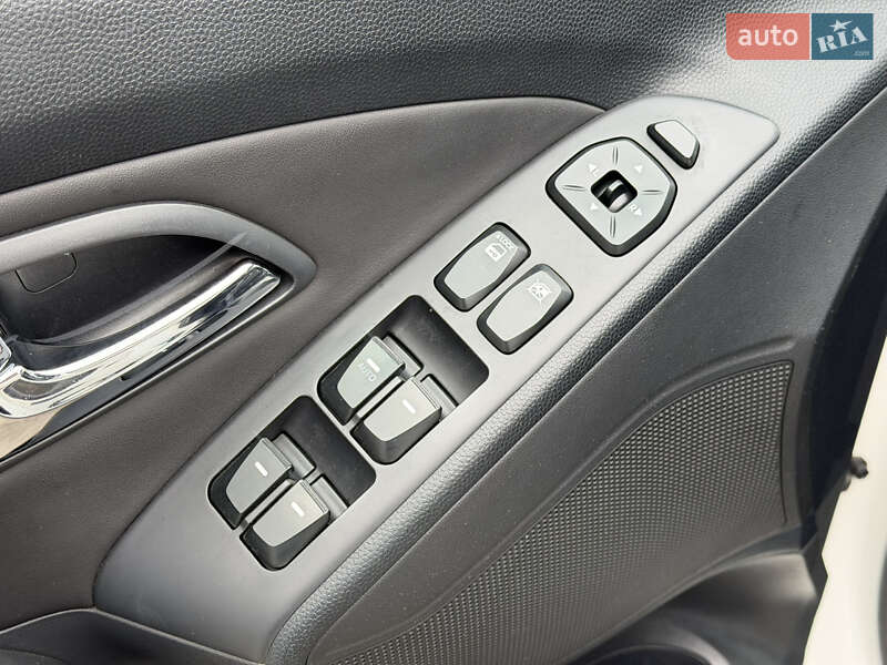 Внедорожник / Кроссовер Hyundai ix35 2011 в Киеве