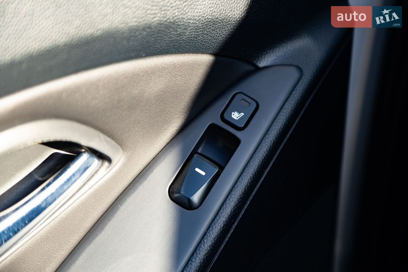 Внедорожник / Кроссовер Hyundai ix35 2010 в Киеве