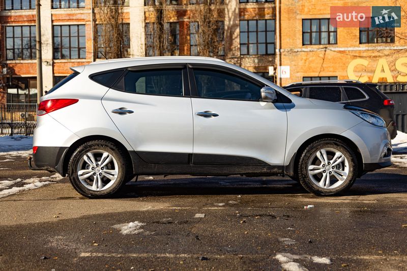 Внедорожник / Кроссовер Hyundai ix35 2010 в Киеве