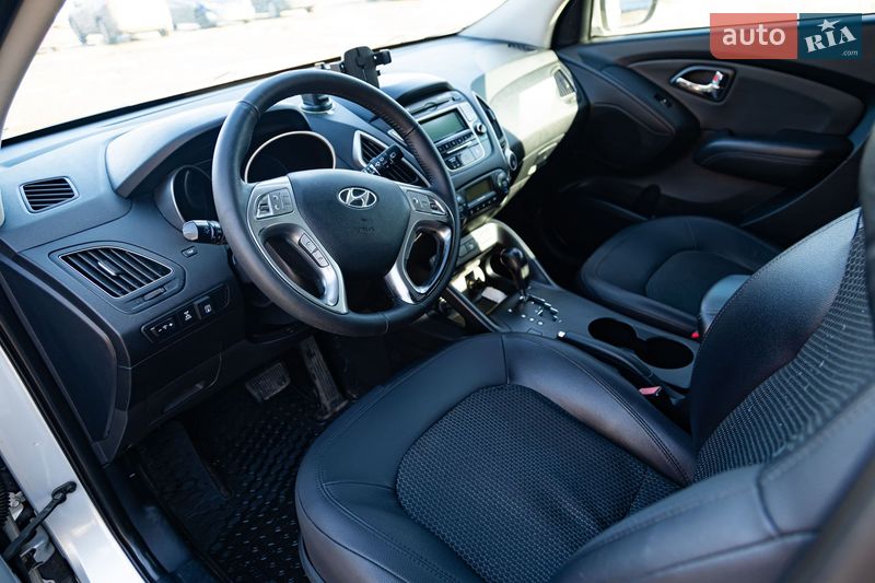 Внедорожник / Кроссовер Hyundai ix35 2010 в Киеве