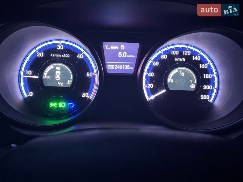 Внедорожник / Кроссовер Hyundai ix35 2012 в Дубровице фото 6 Внедорожник / Кроссовер Hyundai ix35 2012 в Дубровице