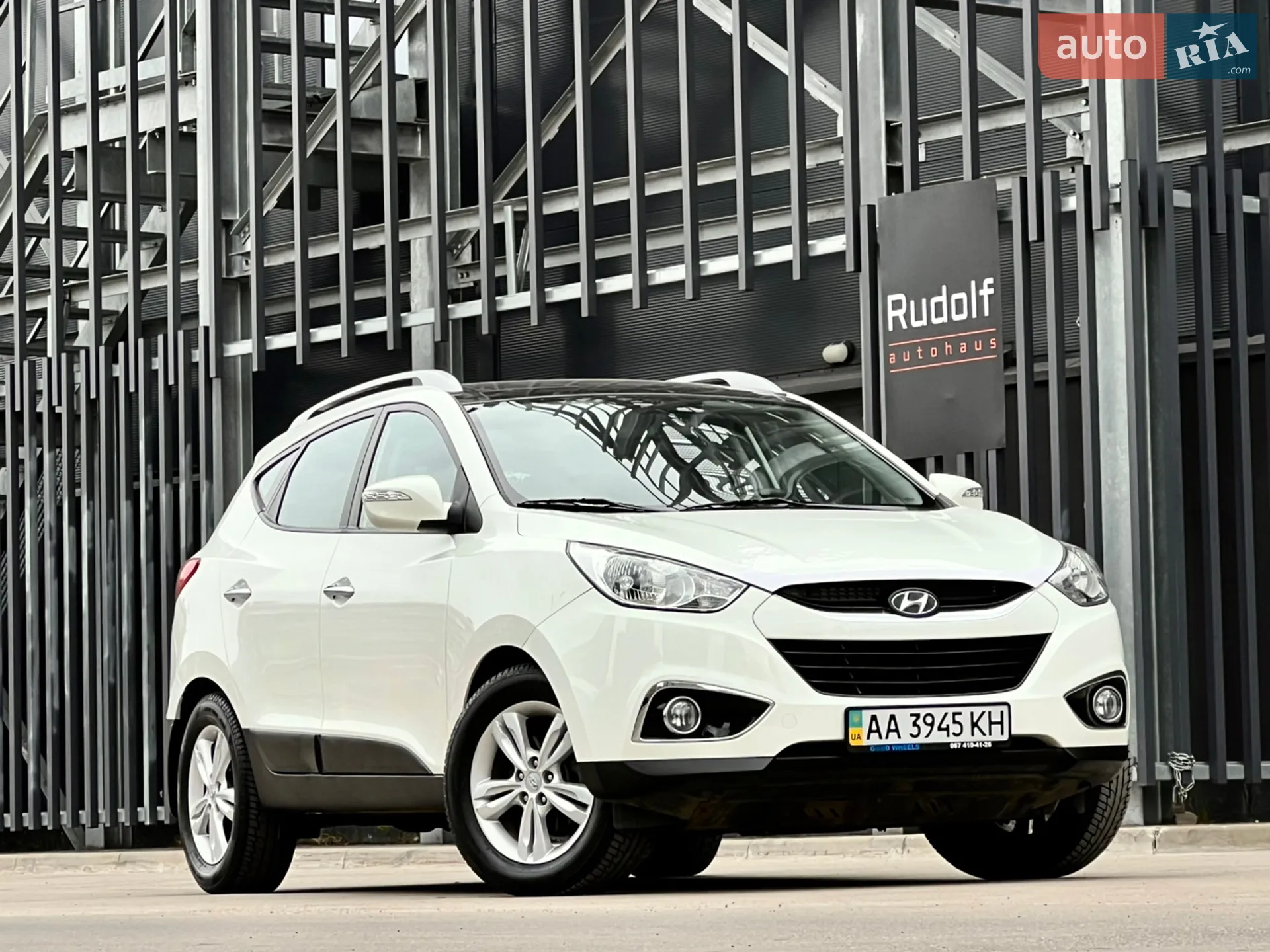 2010 Hyundai ix35 - фото 1