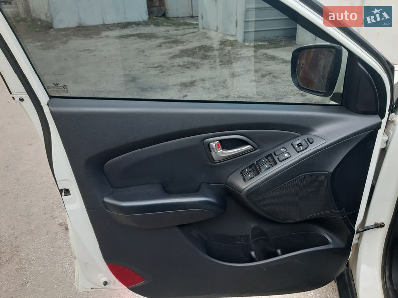 Внедорожник / Кроссовер Hyundai ix35 2010 в Запорожье