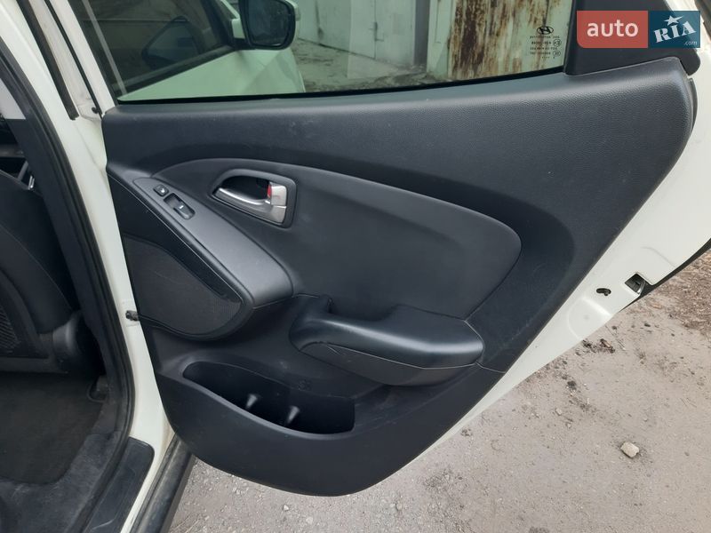 Внедорожник / Кроссовер Hyundai ix35 2010 в Запорожье