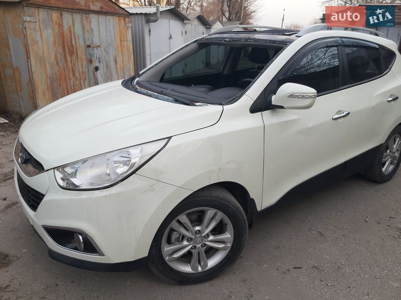 Внедорожник / Кроссовер Hyundai ix35 2010 в Запорожье