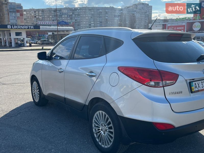Внедорожник / Кроссовер Hyundai ix35 2011 в Харькове