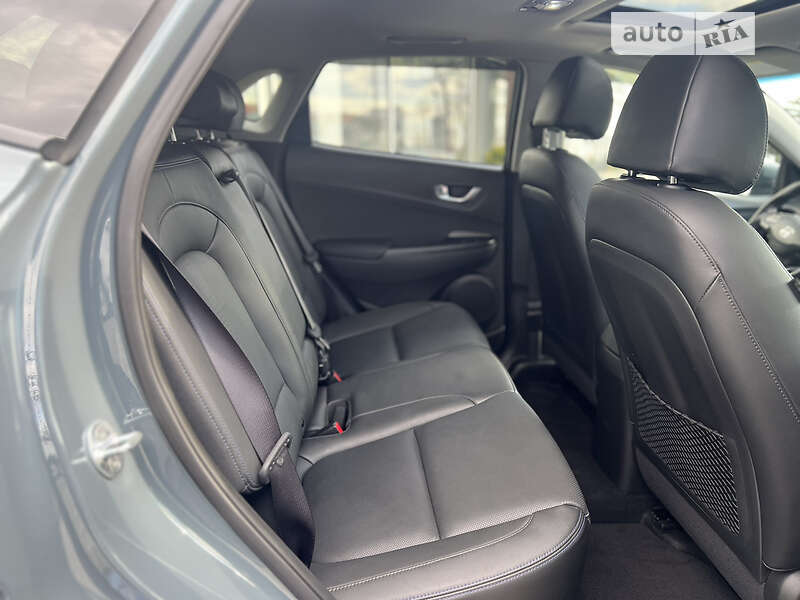 Внедорожник / Кроссовер Hyundai Kona Electric 2022 в Тернополе