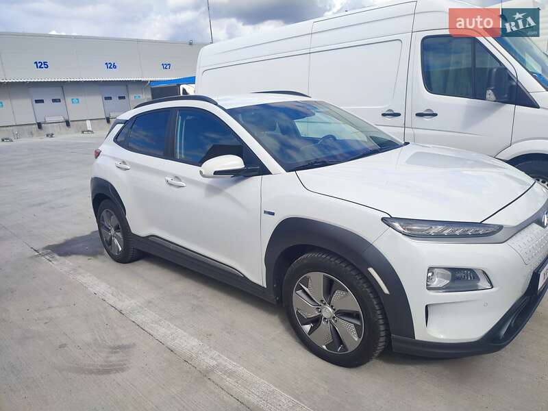 Внедорожник / Кроссовер Hyundai Kona Electric 2019 в Буске