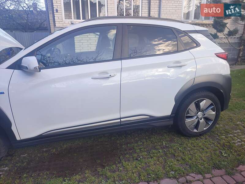 Внедорожник / Кроссовер Hyundai Kona Electric 2019 в Буске