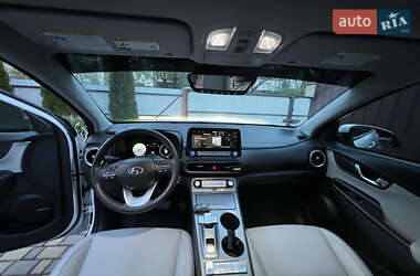 Позашляховик / Кросовер Hyundai Kona Electric 2021 в 