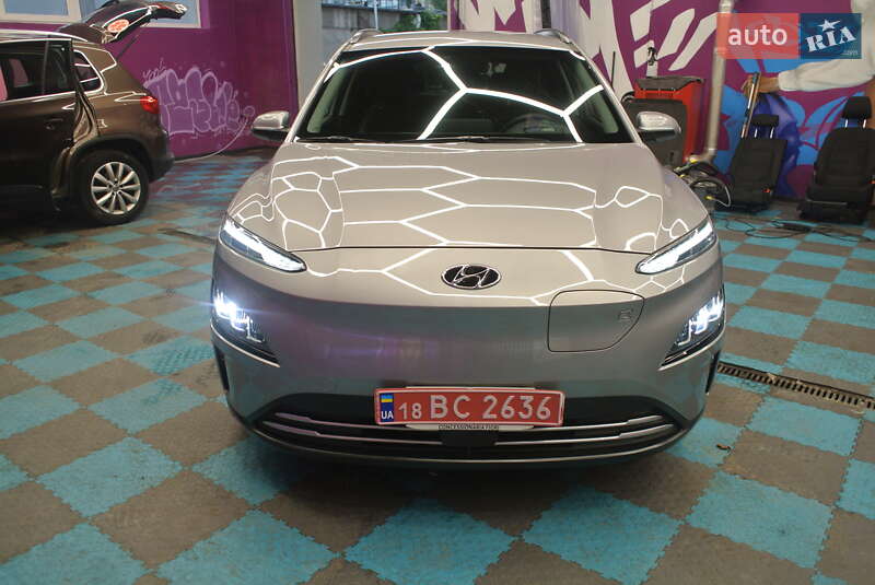 Внедорожник / Кроссовер Hyundai Kona Electric 2022 в Киеве