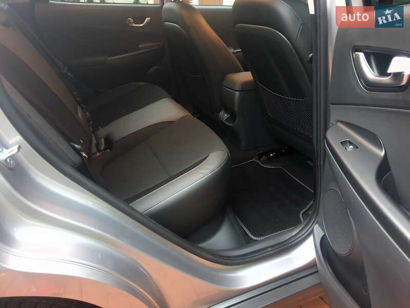 Внедорожник / Кроссовер Hyundai Kona Electric 2022 в Киеве