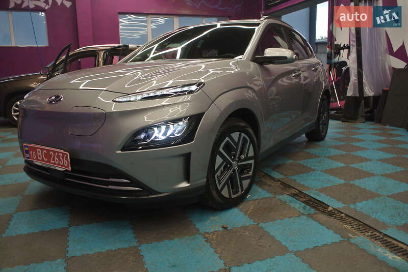 Внедорожник / Кроссовер Hyundai Kona Electric 2022 в Киеве