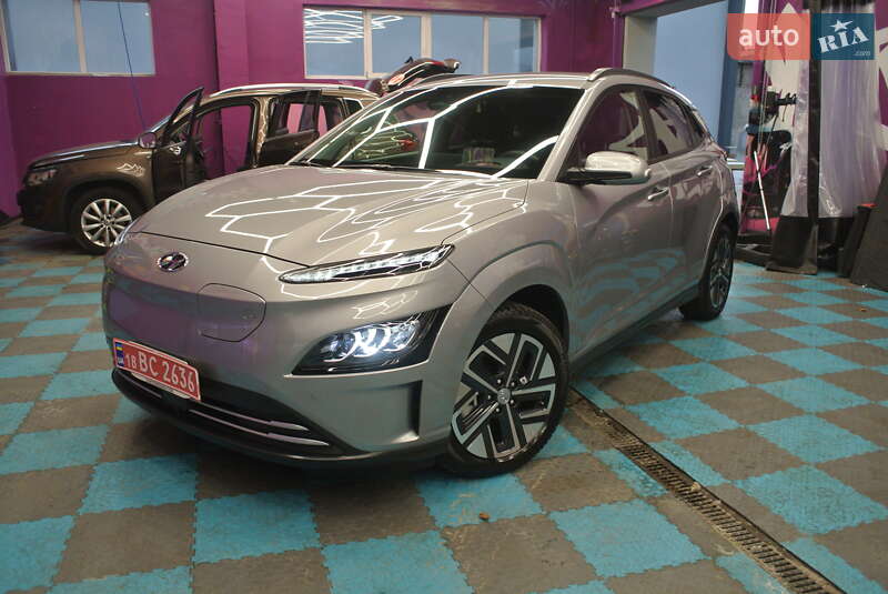 Внедорожник / Кроссовер Hyundai Kona Electric 2022 в Киеве