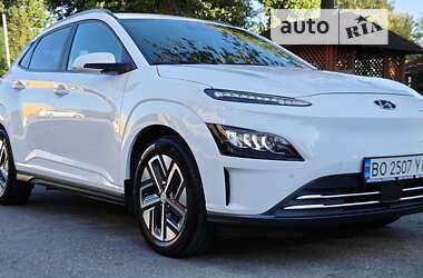 Внедорожник / Кроссовер Hyundai Kona Electric 2022 в Тернополе