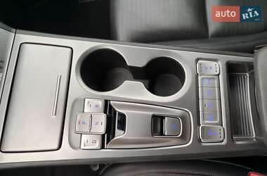Позашляховик / Кросовер Hyundai Kona Electric 2018 в 
