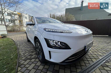 Позашляховик / Кросовер Hyundai Kona Electric 2021 в 