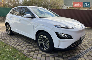 Позашляховик / Кросовер Hyundai Kona Electric 2021 в 