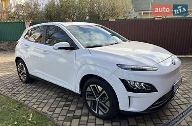 Позашляховик / Кросовер Hyundai Kona Electric 2021 в 