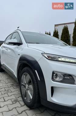 Позашляховик / Кросовер Hyundai Kona Electric 2019 в Дубні