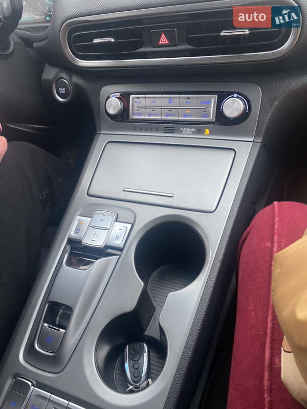 Внедорожник / Кроссовер Hyundai Kona Electric 2021 в Хмельницком