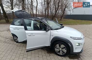 Внедорожник / Кроссовер Hyundai Kona Electric 2019 в 