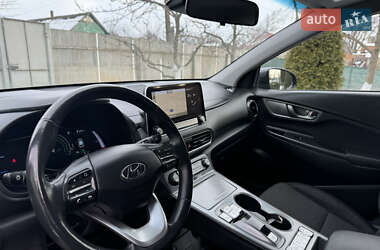 Внедорожник / Кроссовер Hyundai Kona Electric 2020 в 