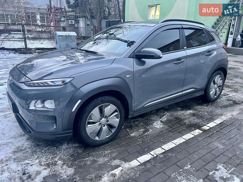 Позашляховик / Кросовер Hyundai Kona Electric 2020 в Києві