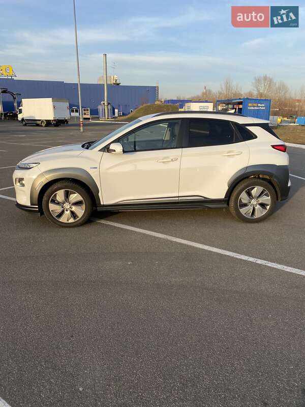 Внедорожник / Кроссовер Hyundai Kona Electric 2019 в Киеве