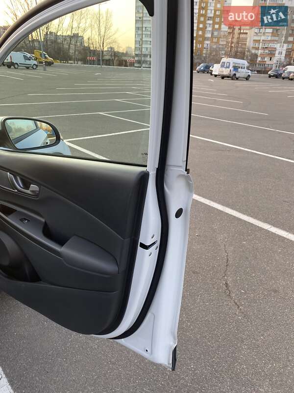 Внедорожник / Кроссовер Hyundai Kona Electric 2019 в Киеве