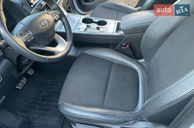 Внедорожник / Кроссовер Hyundai Kona Electric 2019 в 