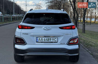 Позашляховик / Кросовер Hyundai Kona Electric 2020 в 