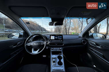 Позашляховик / Кросовер Hyundai Kona Electric 2020 в 