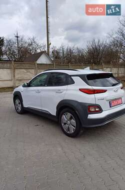Внедорожник / Кроссовер Hyundai Kona Electric 2020 в 