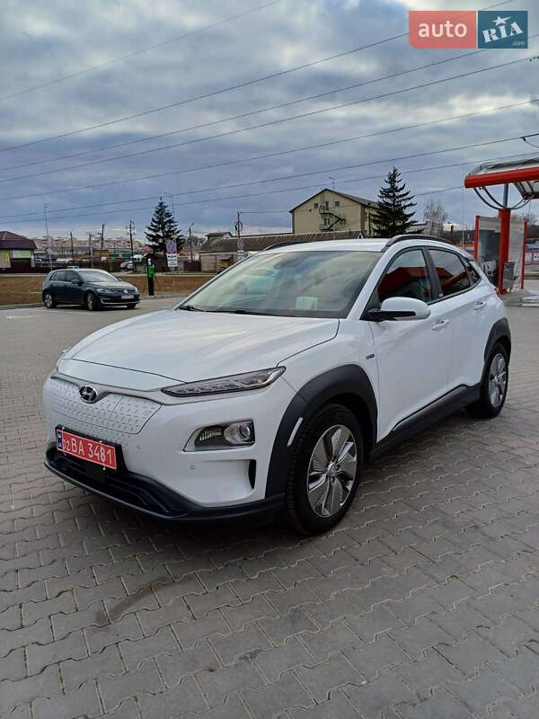 Внедорожник / Кроссовер Hyundai Kona Electric 2020 в 