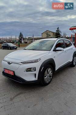 Внедорожник / Кроссовер Hyundai Kona Electric 2020 в 