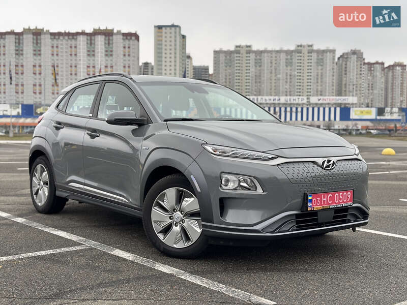 Внедорожник / Кроссовер Hyundai Kona Electric 2020 в 