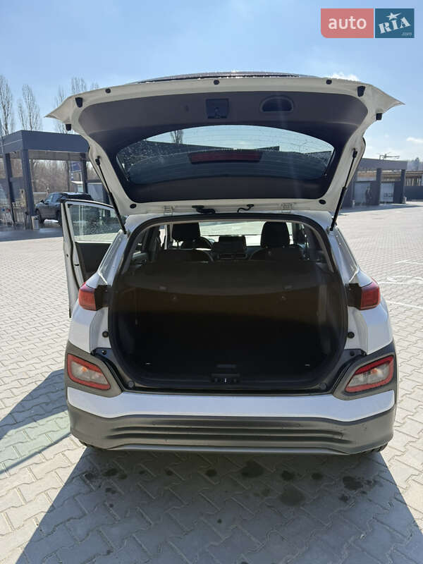 Внедорожник / Кроссовер Hyundai Kona Electric 2020 в Виннице