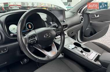 Внедорожник / Кроссовер Hyundai Kona Electric 2022 в 
