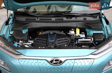 Внедорожник / Кроссовер Hyundai Kona Electric 2020 в 
